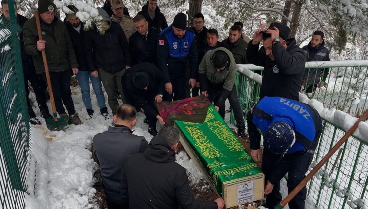 Ailesine ulaşılamadı: Engelli çocuğu ilçe halkı toprağa verdi