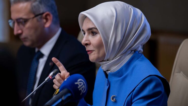 AKP'nin toplantısında bakandan olay itiraf: 'Bütün bilgilerimiz Amerika'nın elinde'