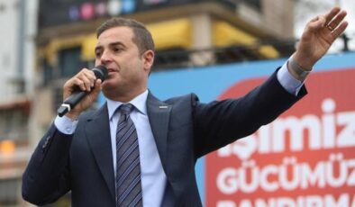 AKP'ye geçeceği konuşuluyordu! CHP'li başkandan dikkat çeken paylaşım