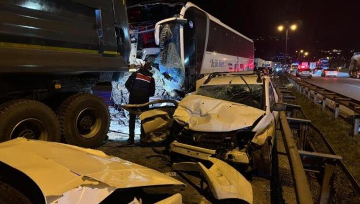 Anadolu Otoyolu’nda zincirleme trafik kazası! Ankara istikameti trafiğe kapatıldı