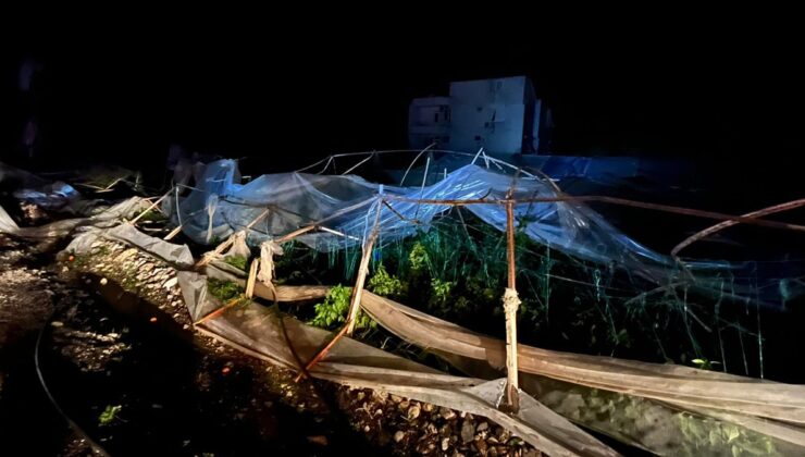 Antalya'nın 4 ilçesini hortum vurdu