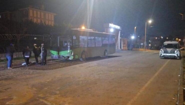 Arnavutköy’de otomobil ile özel halk otobüsü çarpıştı! Yaralılar var