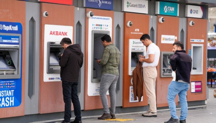 ATM'lerde yeni dönem bu sabah başladı: Kartını takan herkes bu yazıyla karşılaşıyor