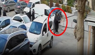 Babayı sokak ortasında oğluyla öldürdüler: İki oğlunu da yaraladılar