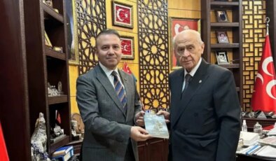 Bahçeli’nin danışmanından Suriye’de operasyon sinyali