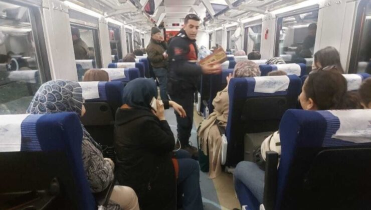 Balıkesir'de faciaya ramak kala: Yolcu treni raydan çıktı
