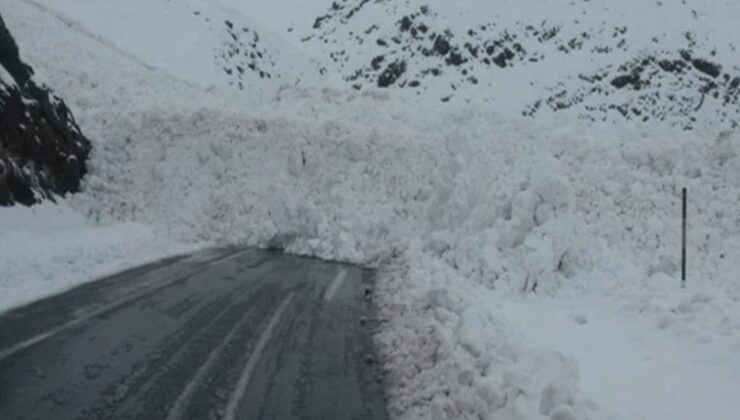 Bayburt-Erzurum kara yolu çığ nedeniyle ulaşıma kapandı