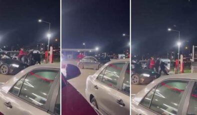 Benzinlikteki tekmeli yumruklu kavga kamerada