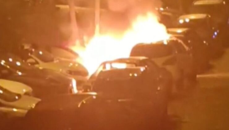 Beşiktaş'ta park halindeki 4 otomobil alev alev yandı