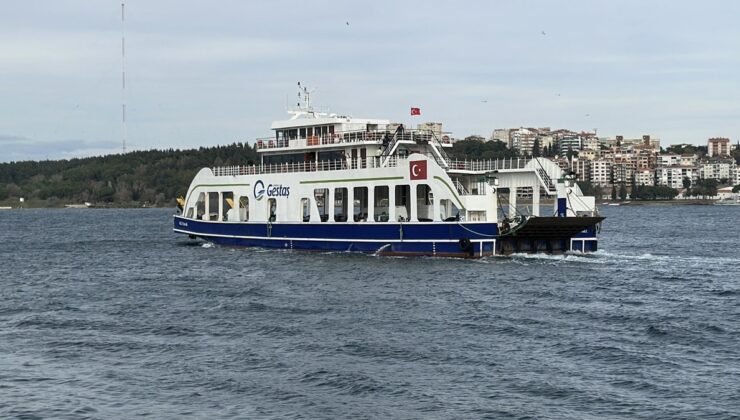 Bozcaada ve Gökçeada'ya feribot seferleri olumsuz hava nedeniyle iptal edildi