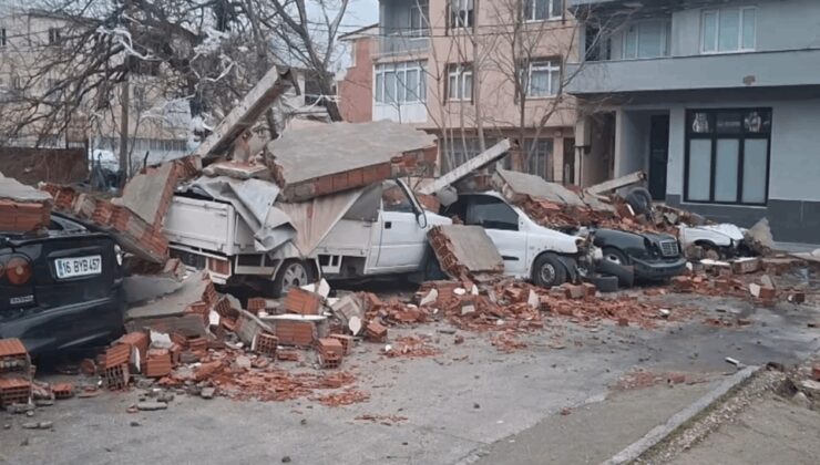 Bursa’da fırtınanın neden olduğu hasar, gündüz görüntülendi