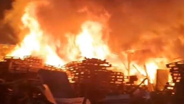 Bursa'da palet fabrikasında yangın çıktı