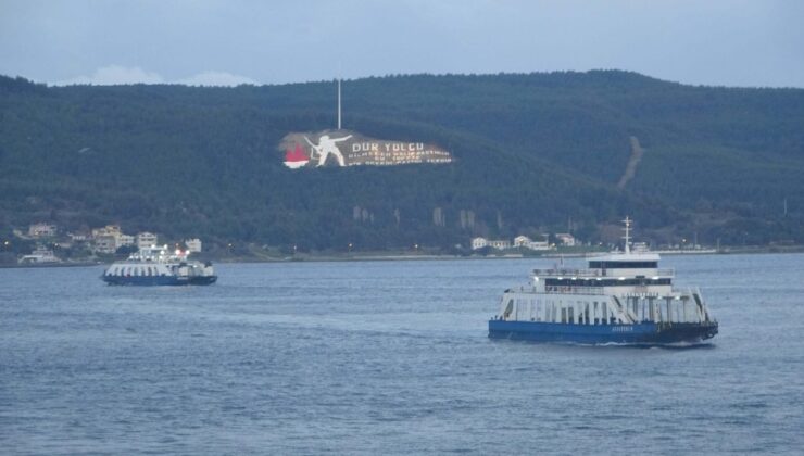 Çanakkale'de feribot seferlerine fırtına engeli: Tüm seferler iptal edildi