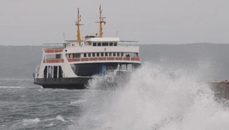 Çanakkale'yi fırtına vurdu: Gemi trafiği durdu!