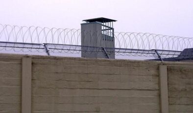 Cezaevinde hükümlünün saldırdığı 2 infaz ve koruma memuru yaralandı