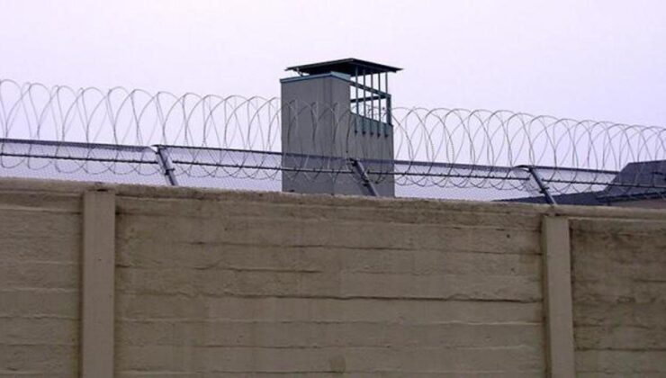 Cezaevinde hükümlünün saldırdığı 2 infaz ve koruma memuru yaralandı