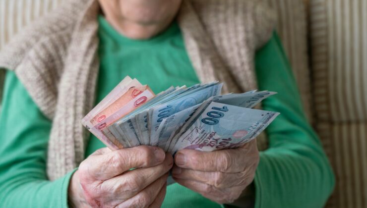 CHP'li Emir TBMM nöbetinden seslendi: Harçlık bile olmayacak zammı getireceklerse hiç getirmesinler