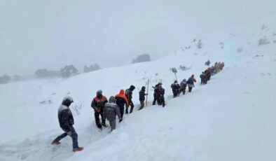 Çığ felaketinden kurtulan çoban o anları anlattı: Çığlık duydum!