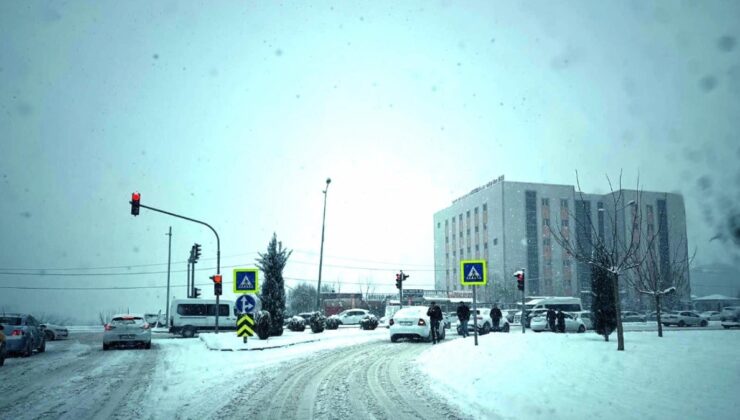 Diyarbakır’da kar esareti