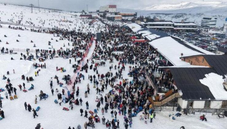 Doldu taştı! Yüz binler Erciyes’e akın etti!