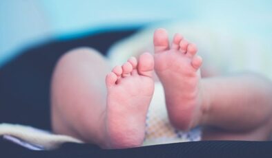 Dondurucu soğukta otobüste durağına bir aylık bebek bıraktılar!