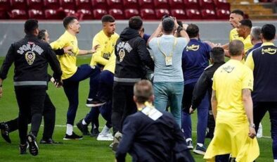 Duruşmada olay çıktı! Mert Hakan Yandaş: ‘Türk bayrağı ve Fenerbahçe bayrağı şereftir!’