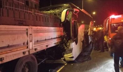 Düzce’de yolcu otobüsünün tıra çarptığı kazadan bir acı haber daha