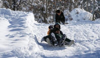 Eğitime kar arası! Bir ilde 9 Ocak Cuma okullar tatil edildi