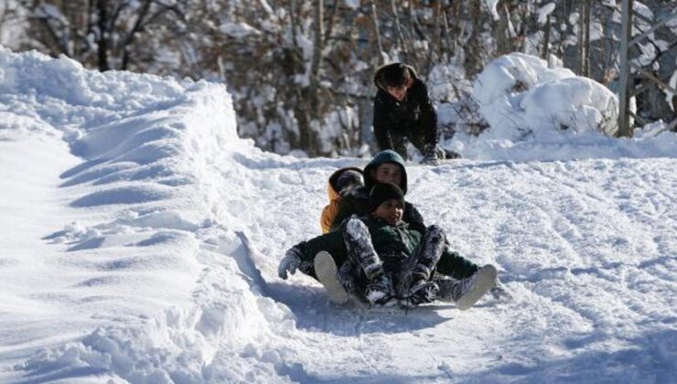 Eğitime kar arası! Bir ilde 9 Ocak Cuma okullar tatil edildi
