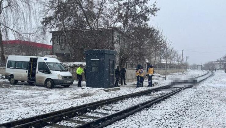 Elazığ’da feci kaza: Yük treninin çarptığı zihinsel engelli çocuk öldü
