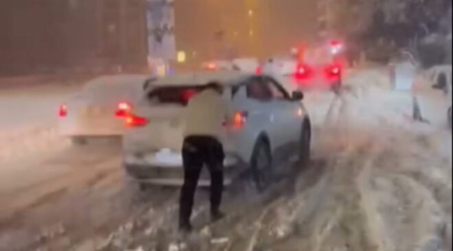 Elazığ'da kar değil, belediyenin ihmali felç etti