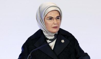 Emine Erdoğan’dan hekimlik mesajı: Hikmet kozasından doğmuş bir bilgelik mesleğidir