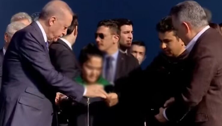 Erdoğan'ın gündem olan harçlık anı: Baba ve çocuğuna 200 TL verdi