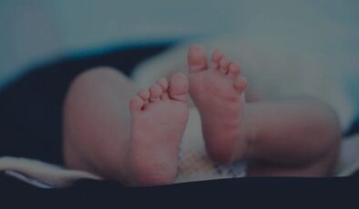 Esenler’de şoke eden olay: Dondurucu soğukta otobüs durağında bebek bulundu!