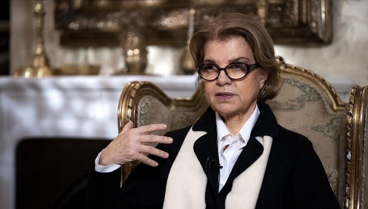 Eski Başbakan Tansu Çiller, Erciyes'te ortaya çıktı