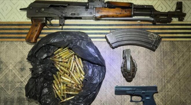 Ev değil cephanelik! Piyade tüfeği ile el bombası ele geçirildi