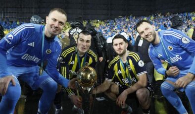 Fenerbahçe’de gelir gelmez Mert Günok etkisi! ‘Rahat olun, maç bizim’