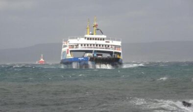 Feribot seferlerine fırtına engeli
