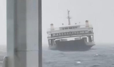 Fırtına sebebiyle Eskihisar-Topçular feribot seferleri durduruldu