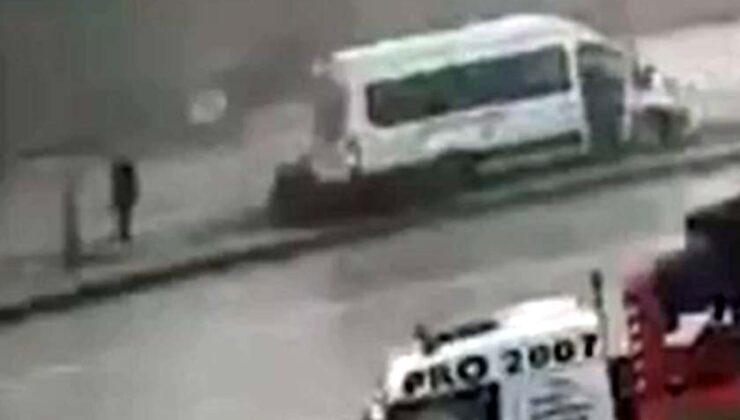 Gaziantep'te işçi servisi refüje çıktı: Yaya saniyelerle kurtuldu