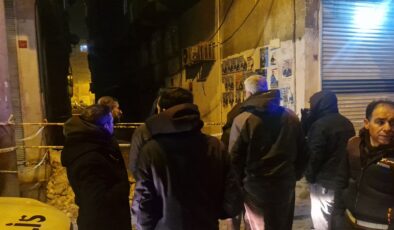 Gece gelen sesler tedirgin etti, 3 bina tahliye edildi