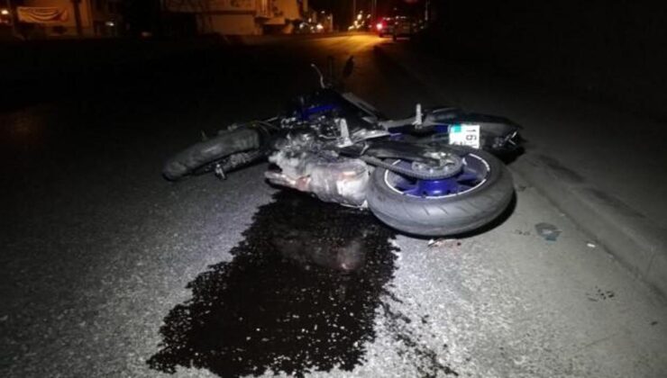 Genç motosikletli park halindeki kamyona çarptı! Feci ölüm