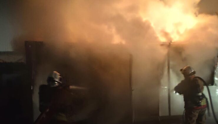 Hatay’da konteyner yangını: Çıkış nedeni araştırılıyor