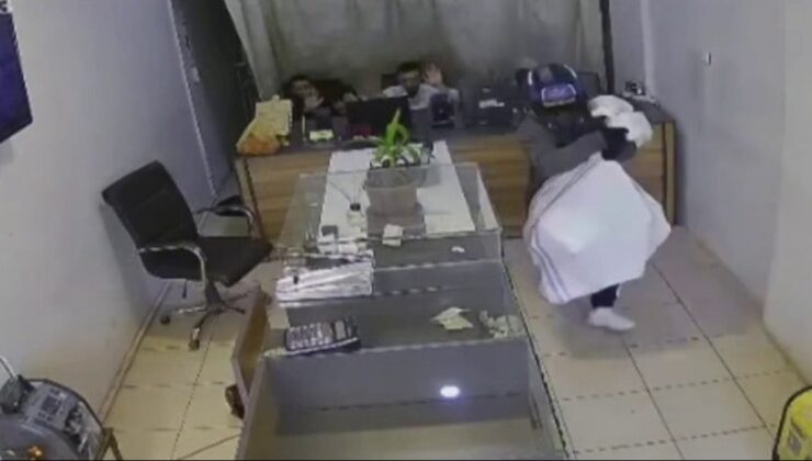 Hatay'da silahlı kuyumcu soygunu: 3 dakikada 3 kilo altınla kaçtılar