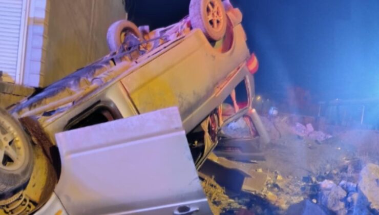 Iğdır'da otomobil şarampole devrildi: 2 yaralı