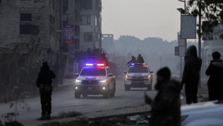 Irak, Suriye'den 150 IŞİD'li tutuklunun teslim alındığını duyurdu