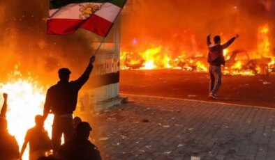 İran Dışişleri Bakanı Arakçi: Savaşa da hazırız diyaloğa da