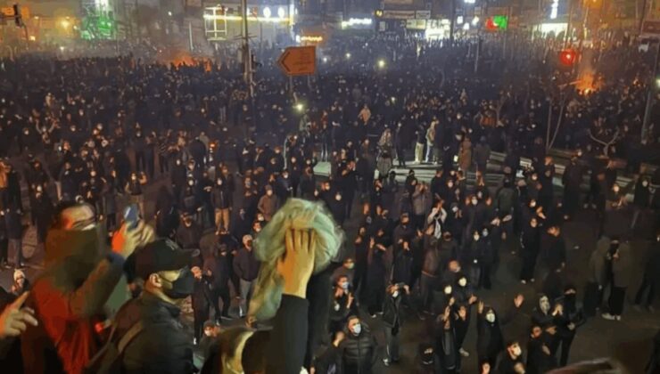 İran'daki gösterilerde hayatını kaybedenlerin sayısı 4 bin 29'a yükseldi