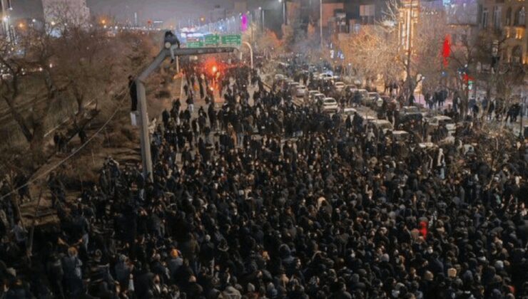 İran'daki gösterilerde ölenlerin sayısı 2 bin 615’e yükseldi