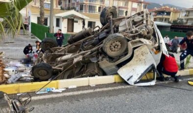 İşçileri taşıyan kamyonet devrildi: 2 ölü, 1 ağır yaralı